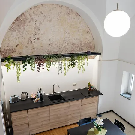 Tabula Forum House
