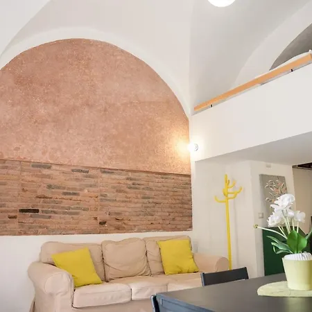 Apartment Tabula Forum House